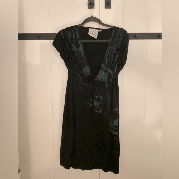 Fun beachy dress - Picture 1 of 4